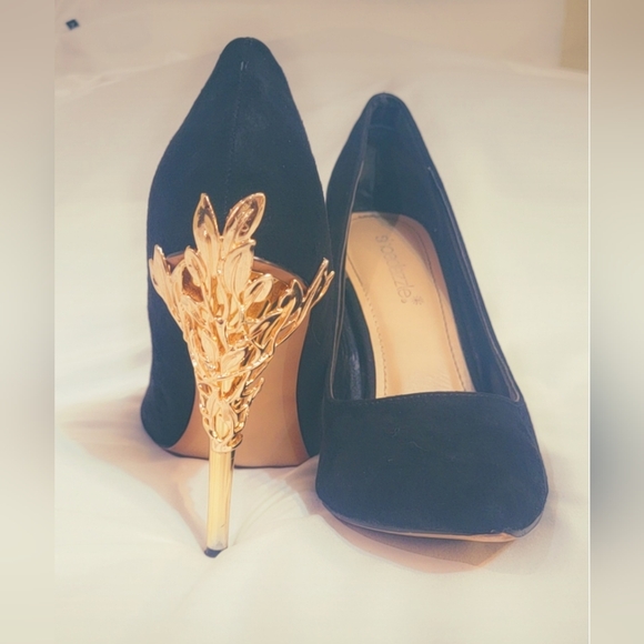 Black & Gold Rose High Heel. - Picture 4 of 6